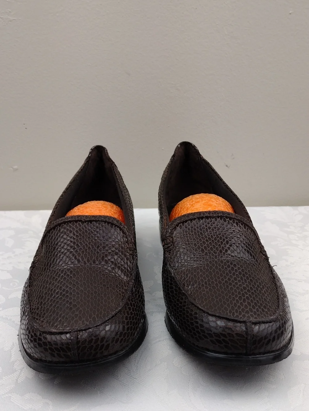 Trotters Brown Snakeskin Embossed Leather Almond Toe Low Heel Slip On Loafer